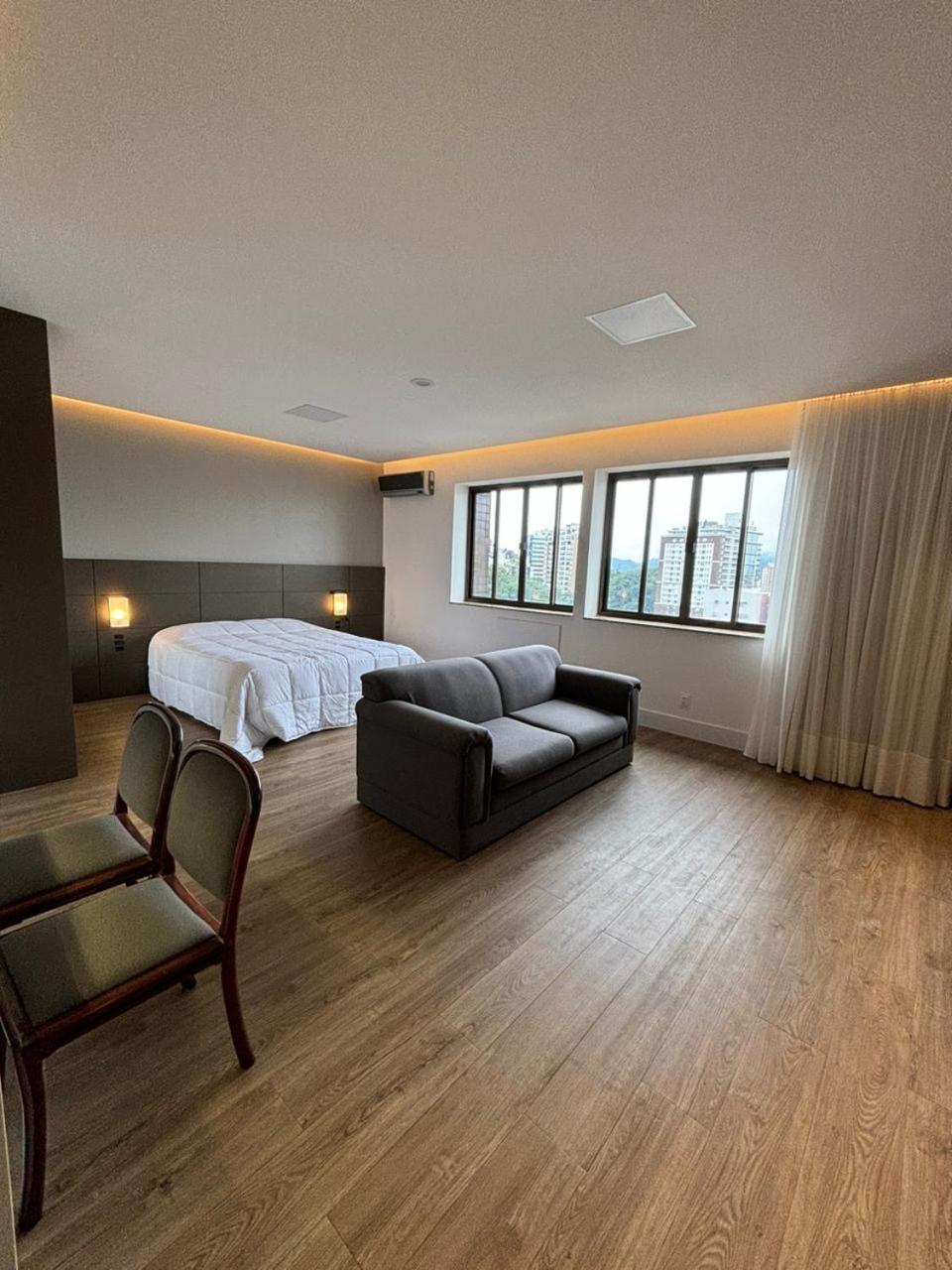 Apart Hotel Moderno Em Joinville Bagian luar foto